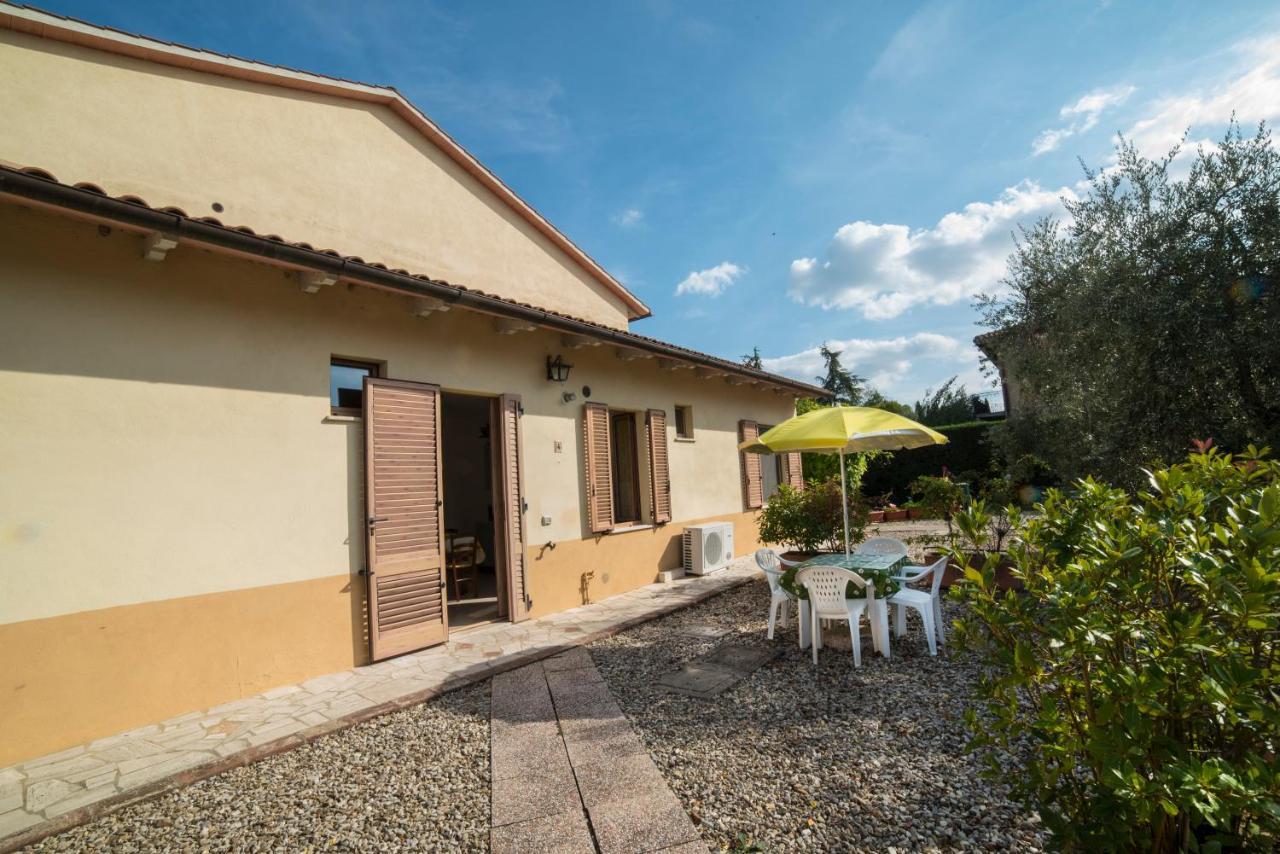 Casa Vacanze Santa Caterina Asciano Exterior foto