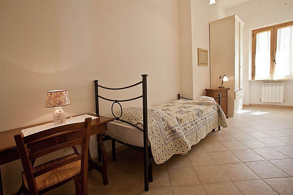 Casa Vacanze Santa Caterina Asciano Exterior foto