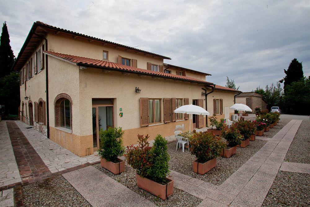 Casa Vacanze Santa Caterina Asciano Exterior foto