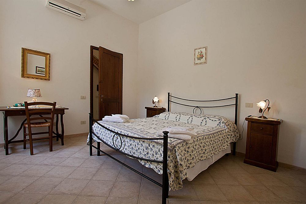 Casa Vacanze Santa Caterina Asciano Exterior foto