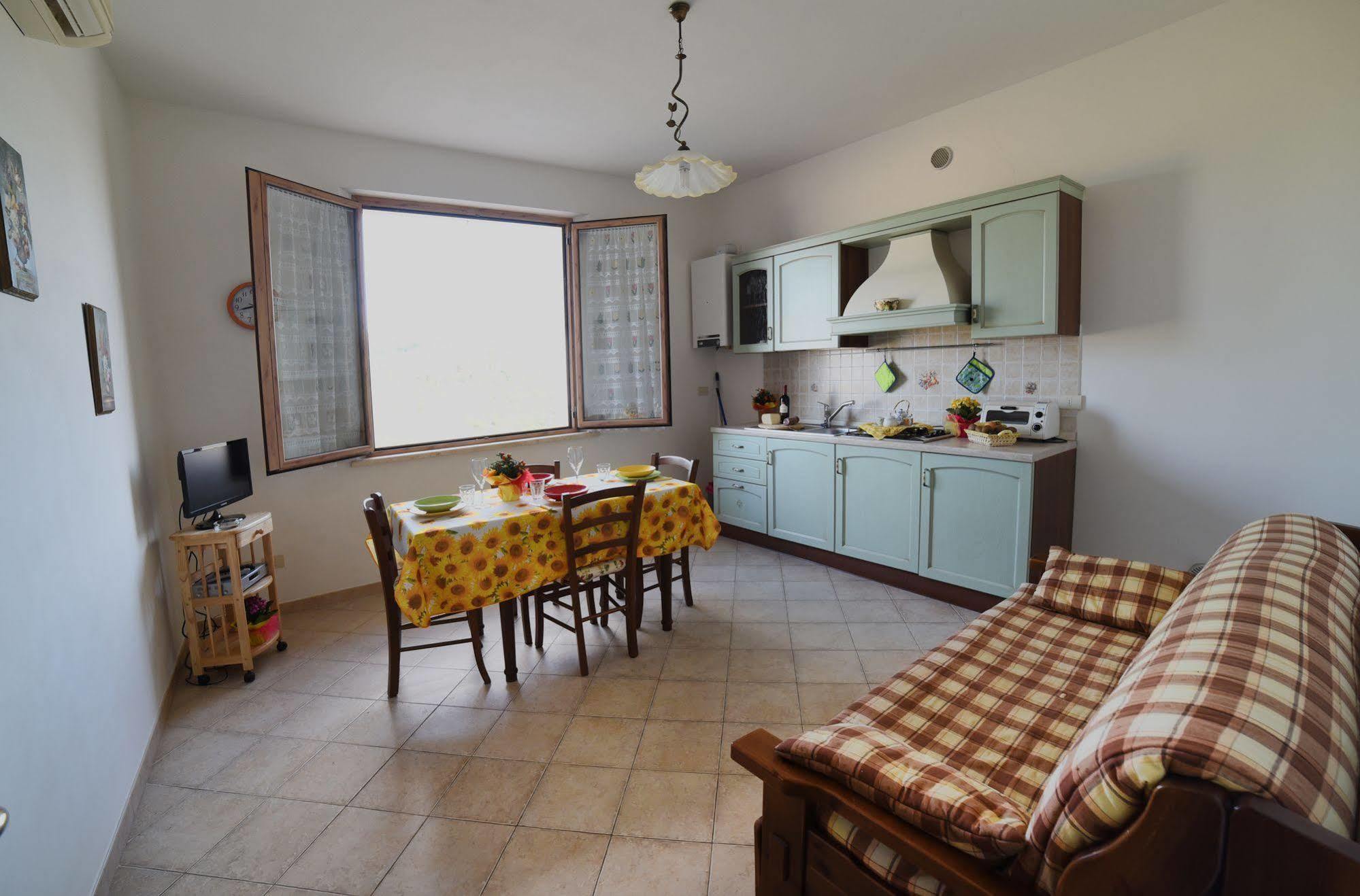 Casa Vacanze Santa Caterina Asciano Exterior foto
