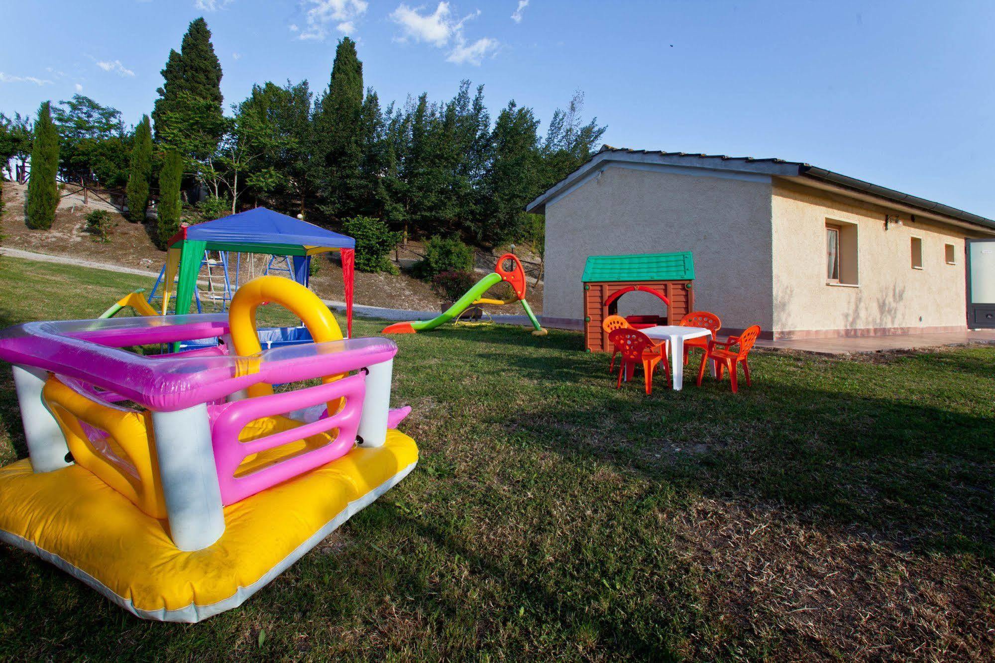 Casa Vacanze Santa Caterina Asciano Exterior foto